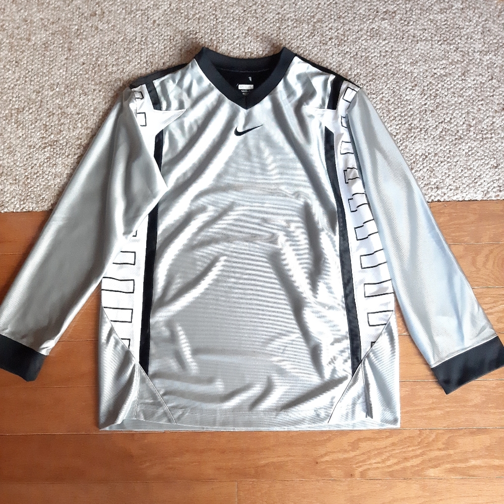 Nike Pullover size Youth Large